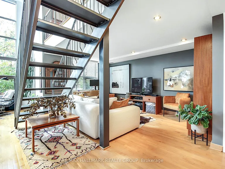 29 Main St #203 — Photo 4