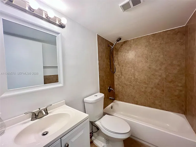 640 S Park Rd #12-4 — Photo 18