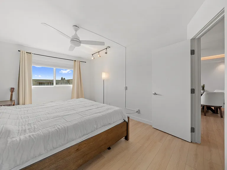 1645 Emerald St #2Q — Photo 10