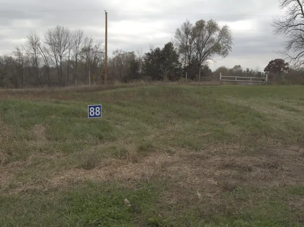 2089 Pleasant Dr, Prescott, WI 54021