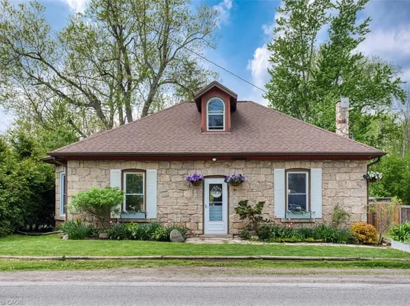 1539 Brock Rd, Hamilton, ON L9H 5E4