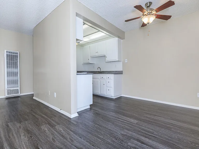 Saddleback Pines Apartment Homes — Photo 20
