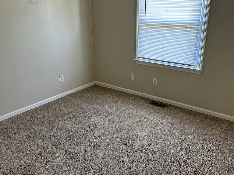 304 E Brown St — Photo 12