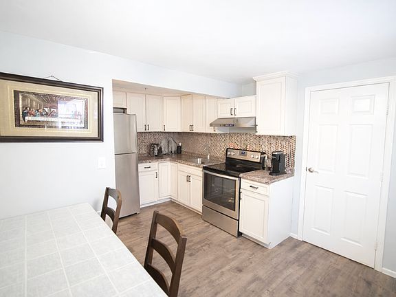 2nd image of 39 Arlene Ct Floor 1