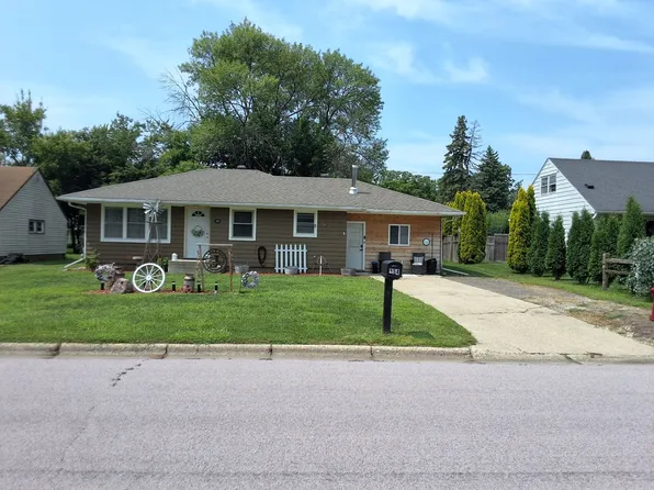 354 N Waterville Ave, Le Center, MN 56057
