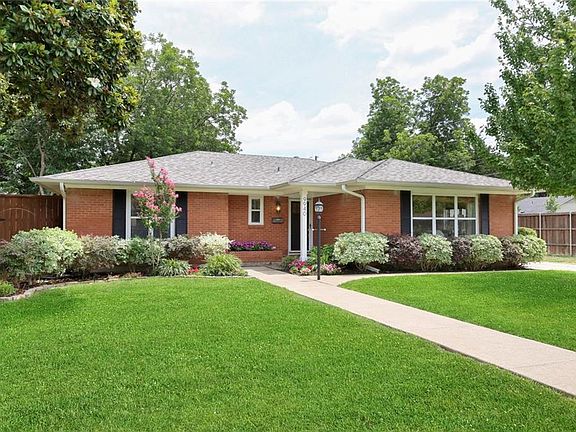 3rd image of 9940 Northcliff Dr