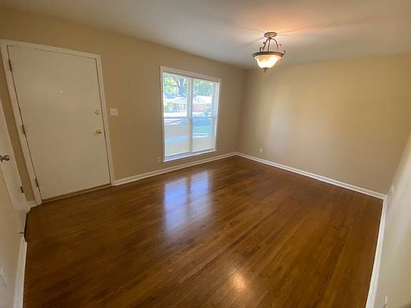 3rd image of 6297 Bronte Ave