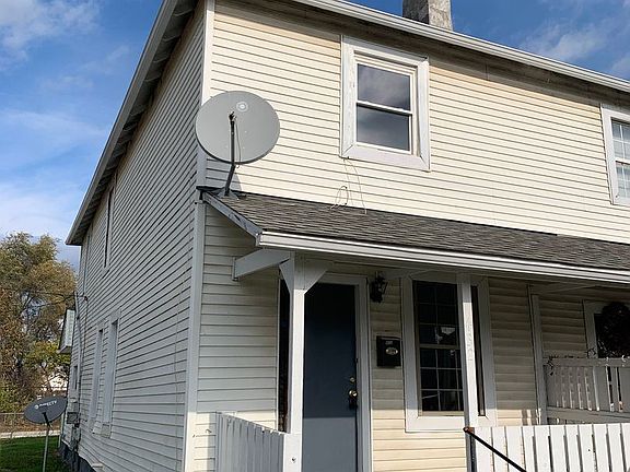 2nd image of 434 1/2 Hosack St #432