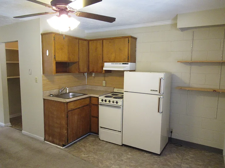 159 N Donahue Dr — Photo 2