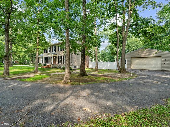 3rd image of 15 Dorothy Meeks Ln