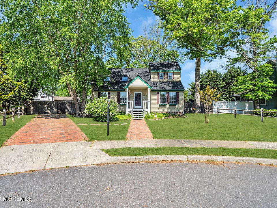 1st image of 352 Cedar Drive
