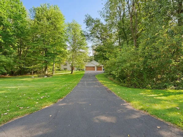 7580 Sunfish Lake Ct NE, Rockford, MI 49341