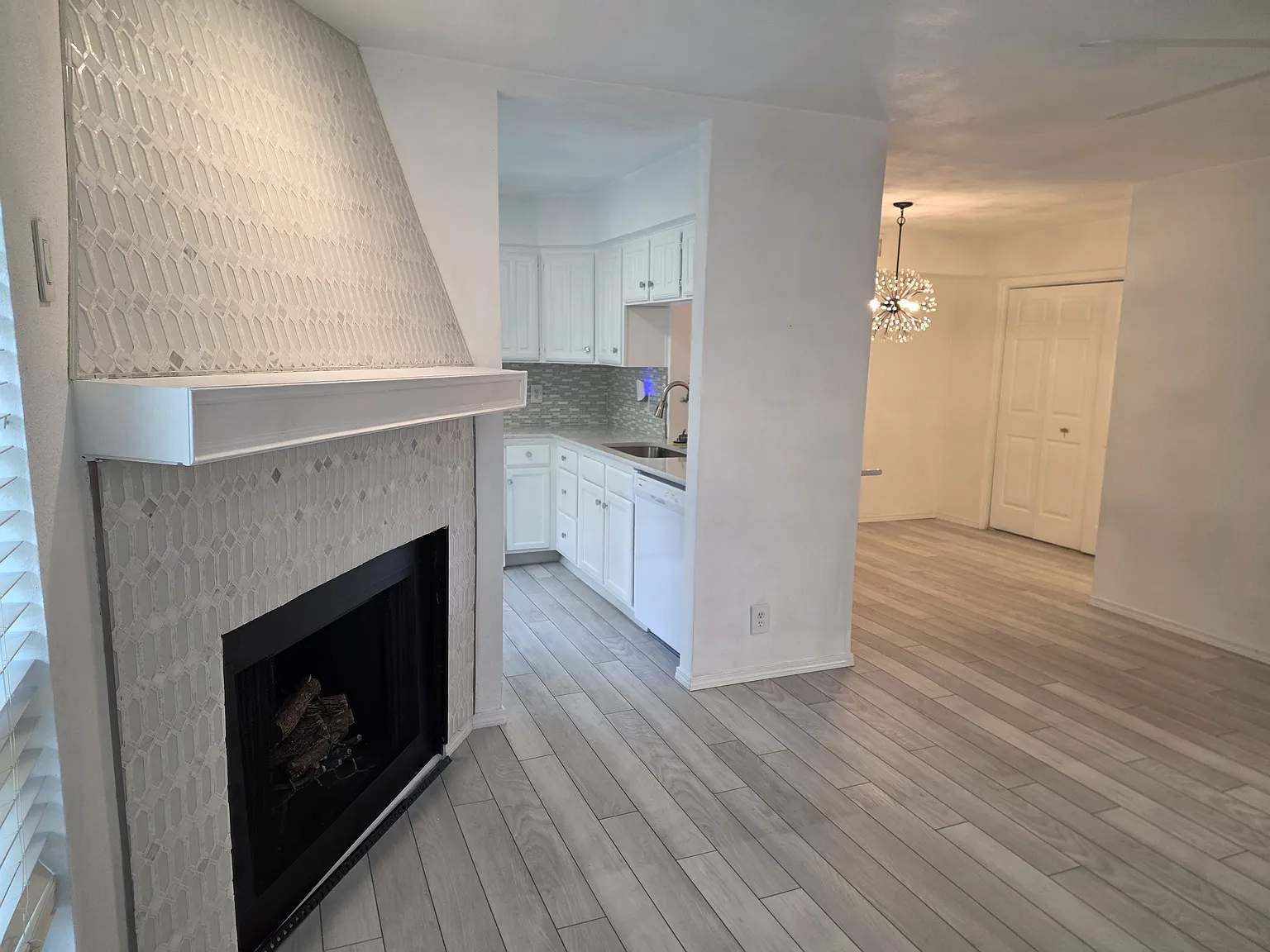 2 bed, 1.5 bath, 1050 sqft, $1,750 — Photo 2