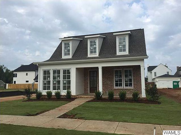 2nd image of 373 Courtney Ave