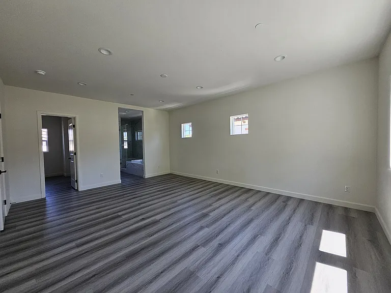 1355 Point Loma Pl — Photo 13