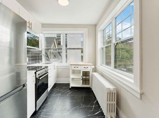 The Benmore | 325 Cooper Apartments, Ottawa, ON K2P 0G5