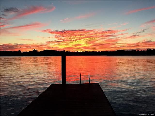 1st image of 141 Lakefront Dr
