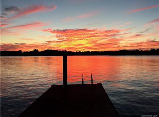 141 Lakefront Dr, Mooresville, NC 28117