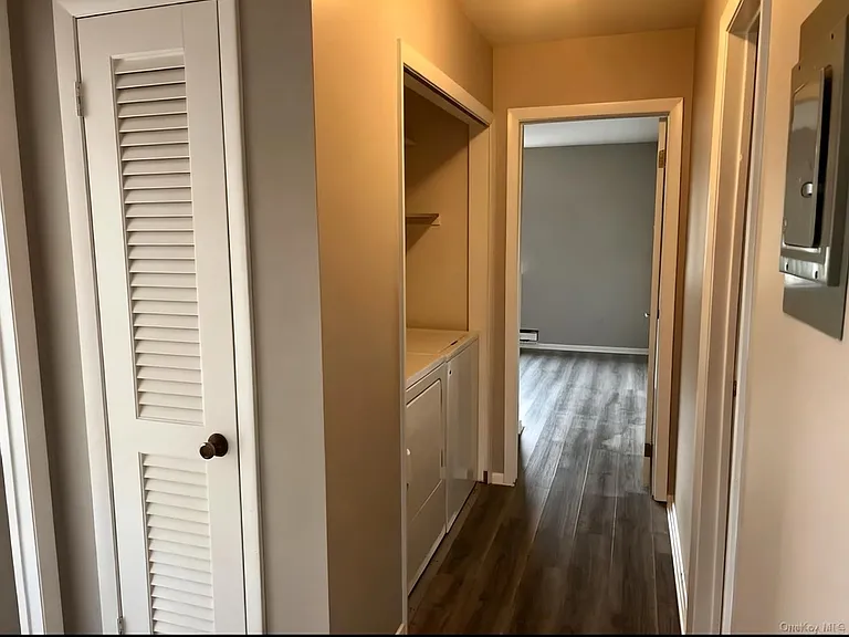 254 Richard Ct #25D — Photo 13