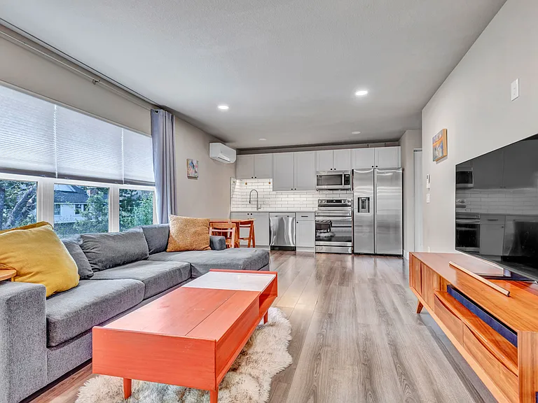 1611 Wood Ave #B — Photo 7