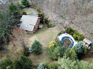 3 S Post Ln, Airmont, NY 10952