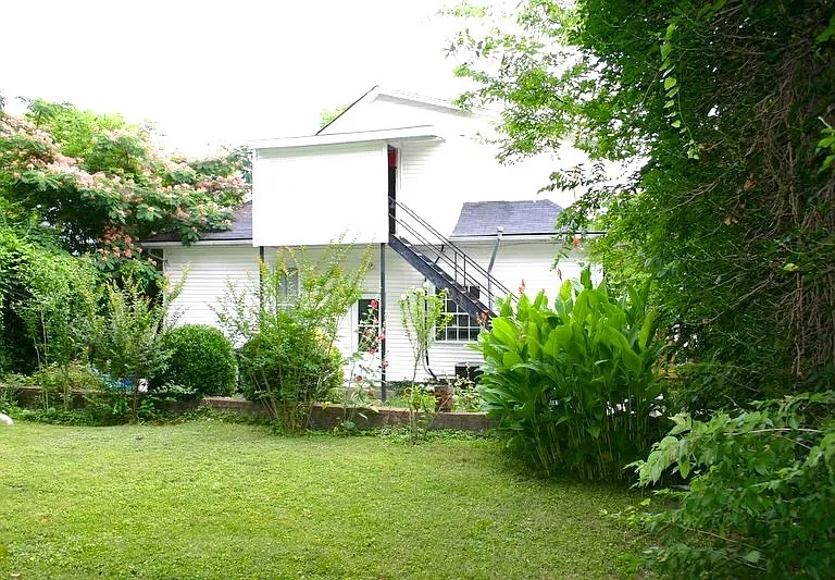 3901B Elkins Ave — Photo 2
