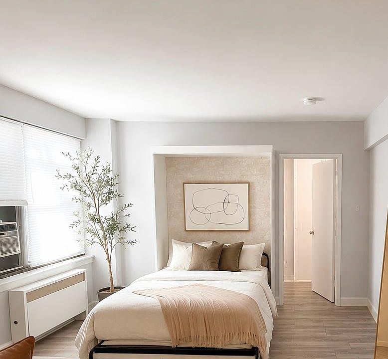2nd image of 3021 Edwin Ave #0