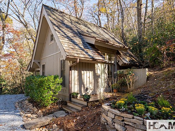 3rd image of 1527 Wandering Ridge Road