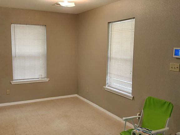 4th image of 470 S 78th Ave E