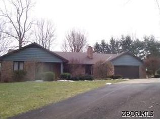 220 Sebaugh Dr, Zanesville, OH