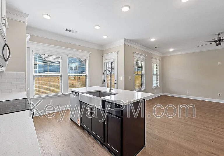 1117 Jolly Ln — Photo 8