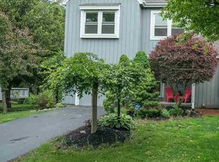 6 Greystone Dr, Voorheesville, NY 12186