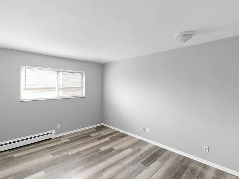 4221 N Grand River Ave — Photo 13