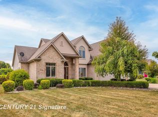 2430 Copper Creek Dr, Bay City, MI