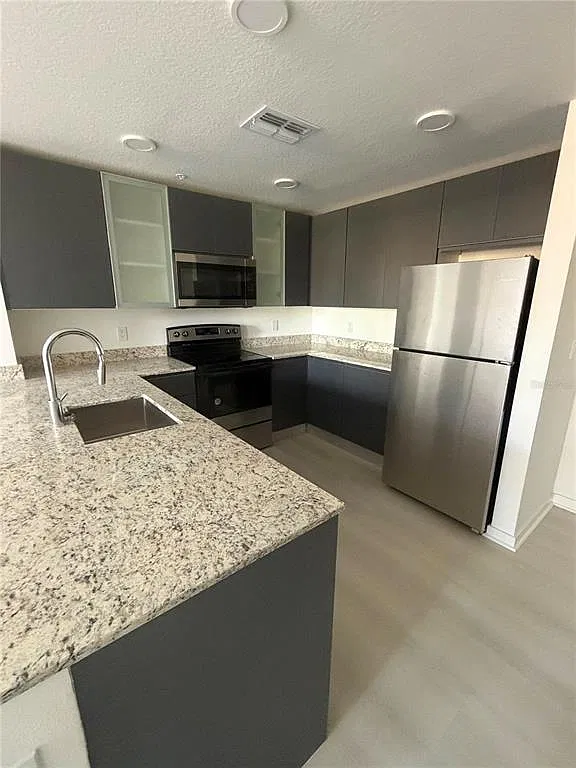 2 bed, 2.0 bath, 1023 sqft, $2,162 — Photo 3
