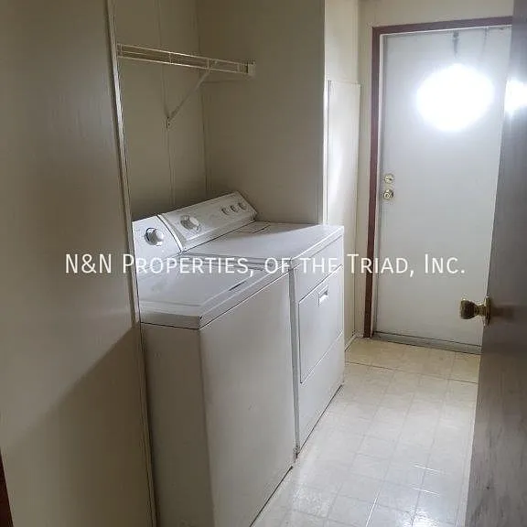 1079 Reynolds Rd #4 — Photo 7