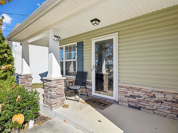 3rd image of 1225 Silverstream Point