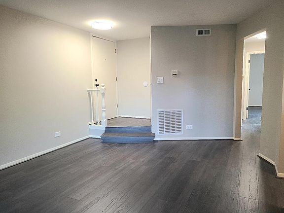 3rd image of 1700 Lakecliffe Dr APT C