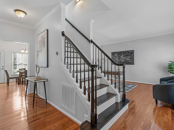 3rd image of 105 Laurel Branch Dr