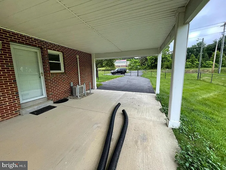 14606 Bristow Rd — Photo 32