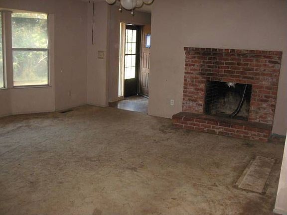 Living Room w/Fireplace