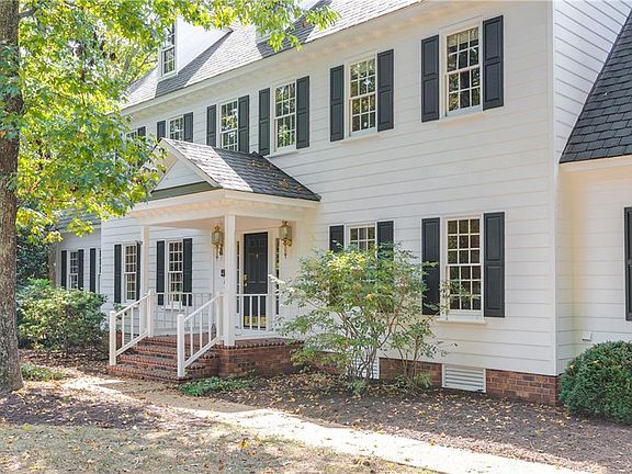 3rd image of 2710 Aylesford Dr