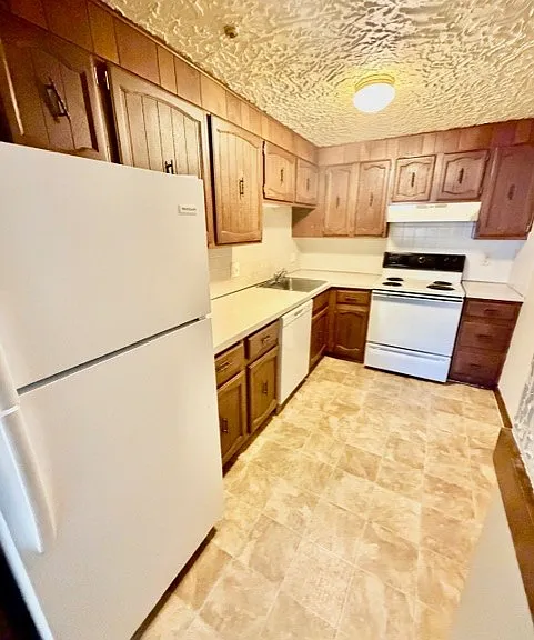 75 Winthrop St #24 — Photo 3