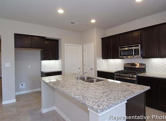 2nd image of 140 Starboard Ln