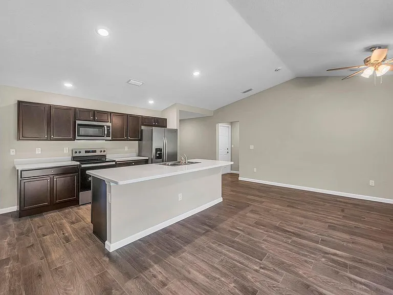 574 NW Bayshore Blvd — Photo 18