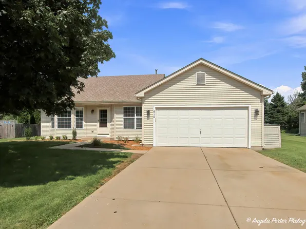 610 Cartwright Trl, McHenry, IL 60050