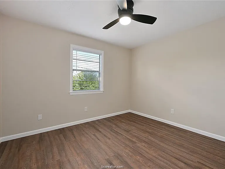 403 Manuel Dr #D — Photo 7