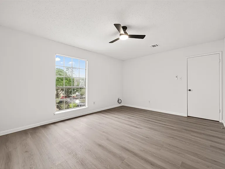 7523 La Place Dr — Photo 29