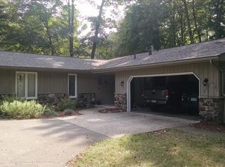 2662 Cascade Springs Dr SE, Grand Rapids, MI 49546