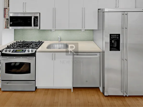 400 Central Park West image 3 of 14